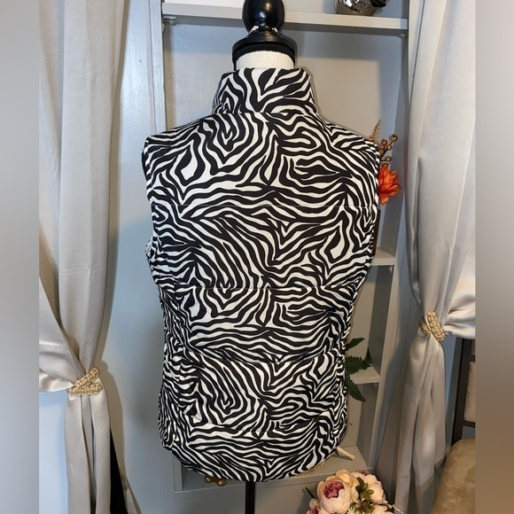 Liz Claiborne size Medium Black White Zebra Print Snap Button GUC Puffer Vest - Picture 10 of 15